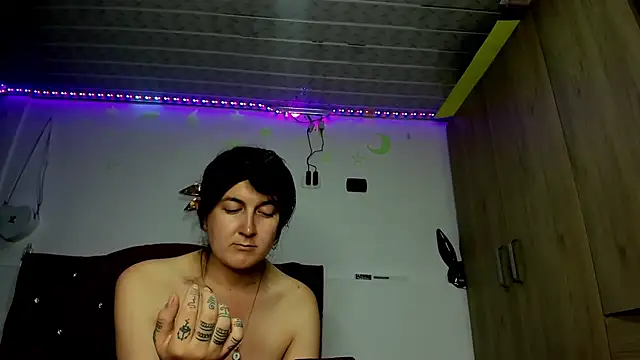 Snapshot of Sweet-Suck69 chatting on 6, 1, 2025 Sweet-Suck69 online show from 6, 1, 2025