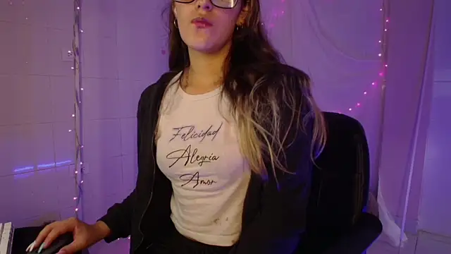 Giia paiige18 online show from 19, 9, 2025