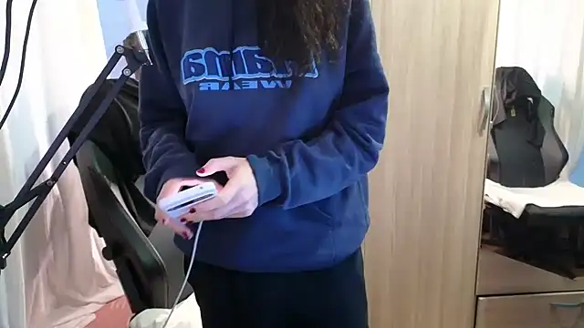 Snapshot of MemiKouki chatting on 29, 10, 2025 MemiKouki online show from 29, 10, 2025