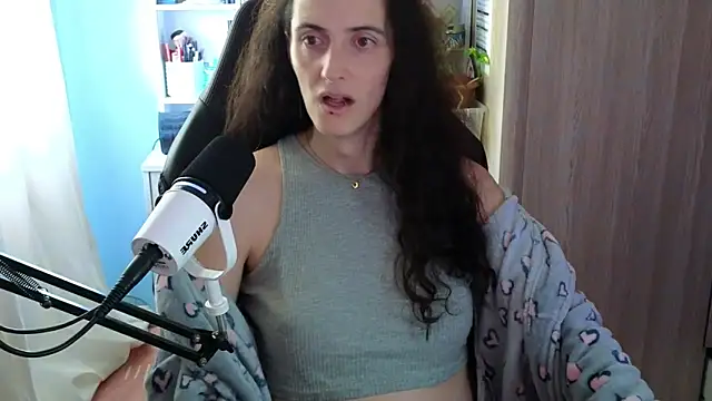 Snapshot of MemiKouki chatting on 30, 10, 2025 MemiKouki online show from 30, 10, 2025