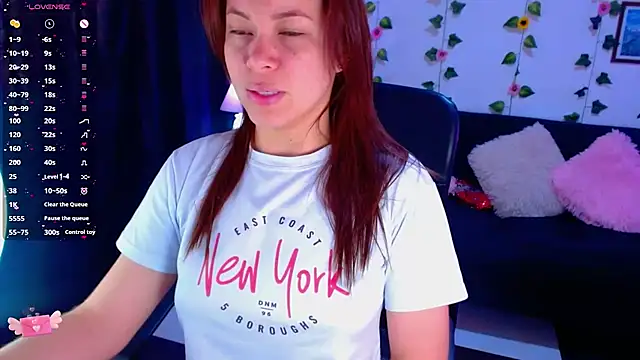 SharonR1 online show from 2, 11, 2025