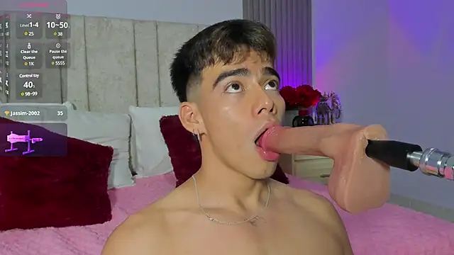 Snapshot of its_liam18 chatting on 5, 2, 2025 its liam18 online show from 5, 2, 2025