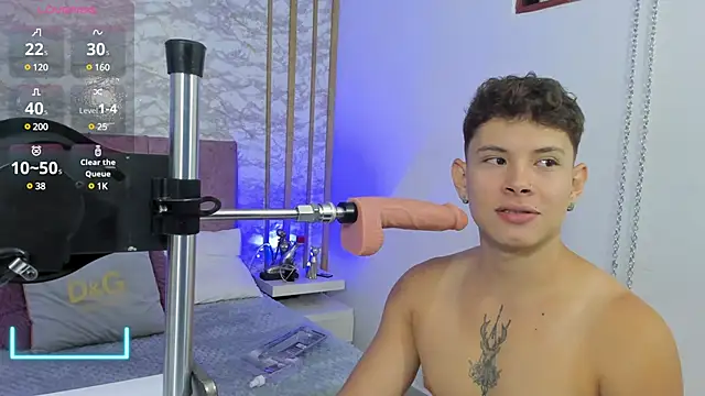 Snapshot of its_liam18 chatting on 8, 2, 2025 its liam18 online show from 8, 2, 2025