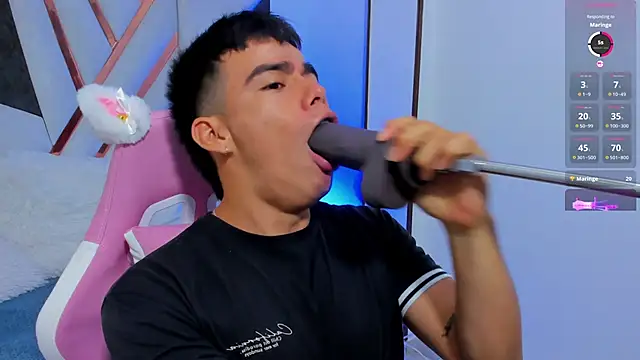 Snapshot of its_liam18 chatting on 11, 10, 2025 its liam18 online show from 11, 10, 2025