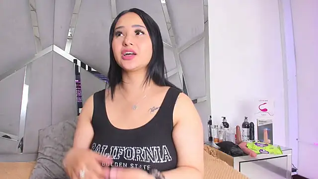 Snapshot of Catherinee69_x chatting on 28, 9, 2025 Catherinee69 x online show from 28, 9, 2025