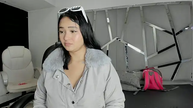 Snapshot of Catherinee69_x chatting on 13, 10, 2025 Catherinee69 x online show from 13, 10, 2025