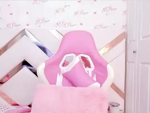 Snapshot of BriggitteEbonny chatting on 5, 3, 2025 BriggitteEbonny online show from 5, 3, 2025