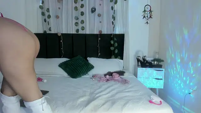 Snapshot of party-naugthysex chatting on 2, 2, 2025 party-naugthysex online show from 2, 2, 2025