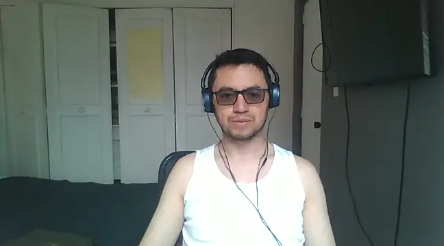 Snapshot of Diptongo chatting on 23, 12, 2024 Diptongo online show from 23, 12, 2024