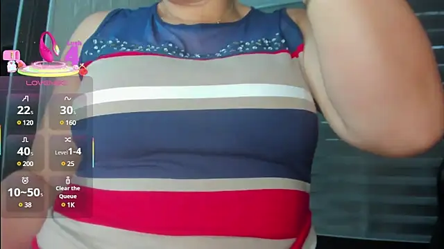 Snapshot of charlotte__G chatting on 5, 3, 2025 charlotte G online show from 5, 3, 2025