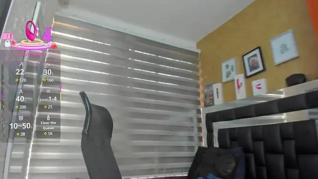 Snapshot of charlotte__G chatting on 6, 3, 2025 charlotte G online show from 6, 3, 2025