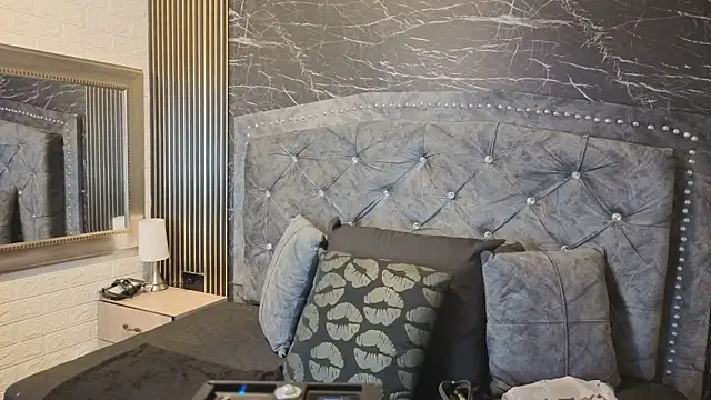 charlotte  G online show from 26, 3, 2026