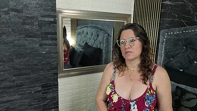 charlotte  G online show from 22, 5, 2026