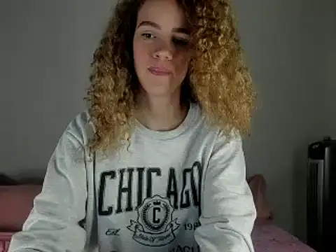 Snapshot of Zamu_1992 chatting on 24, 12, 2024 Zamu 1992 online show from 24, 12, 2024