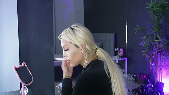 shayblonde online show from 15, 3, 2025