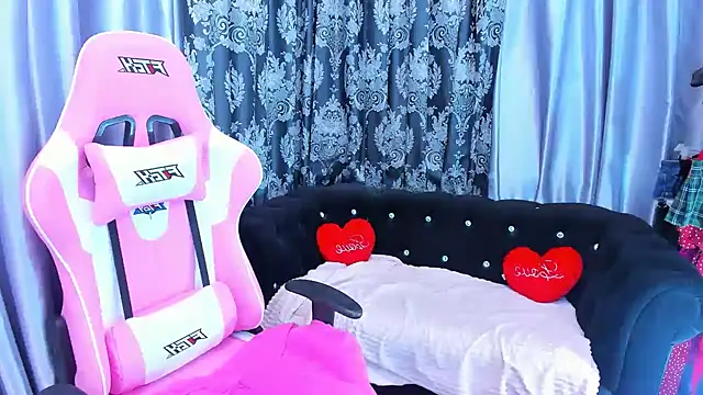 Snapshot of KamilaFoxy chatting on 18, 3, 2025 KamilaFoxy online show from 18, 3, 2025