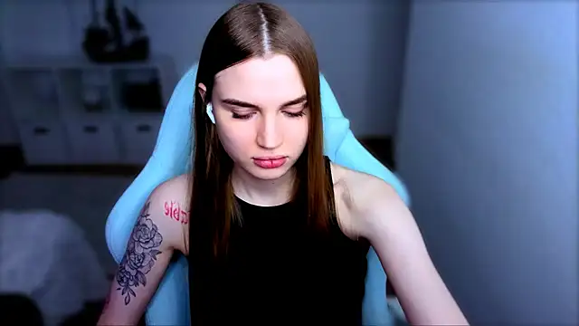 StellaLawless online show from 4, 11, 2025