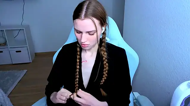 StellaLawless online show from 8, 3, 2026