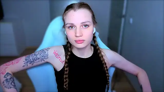Snapshot of StellaLawless chatting on 1, 5, 2026 StellaLawless online show from 1, 5, 2026