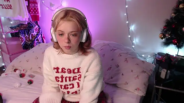 Snapshot of KatieMelone chatting on 14, 12, 2025 KatieMelone online show from 14, 12, 2025