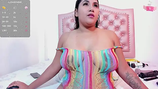 Katryn Priettoo online show from 27, 11, 2025