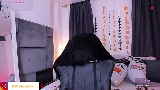 Snapshot of MarilynSmIith chatting on 4, 10, 2025 MarilynSmIith online show from 4, 10, 2025