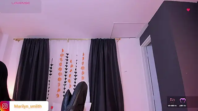 Snapshot of MarilynSmIith chatting on 17, 10, 2025 MarilynSmIith online show from 17, 10, 2025