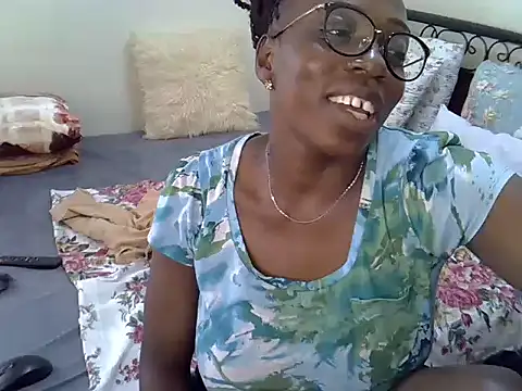 Snapshot of Sweet_Bear chatting on 10, 4, 2026 Sweet Bear online show from 10, 4, 2026