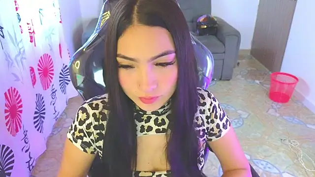 Snapshot of keity_moon chatting on 10, 9, 2025 keity moon online show from 10, 9, 2025