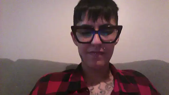 Snapshot of nickfxx chatting on 21, 10, 2025 nickfxx online show from 21, 10, 2025