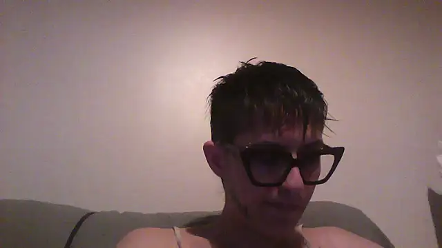 Snapshot of nickfxx chatting on 23, 10, 2025 nickfxx online show from 23, 10, 2025