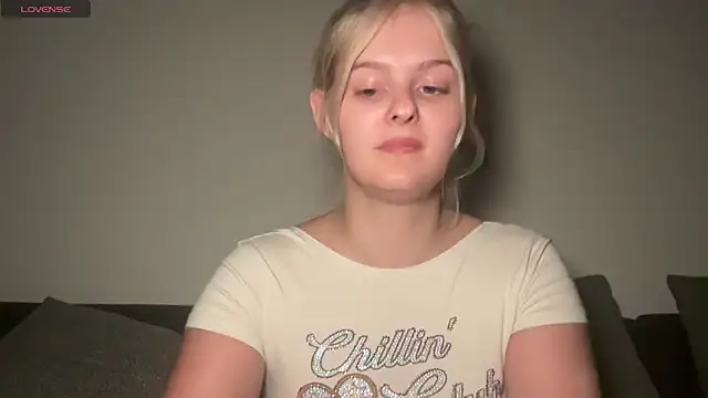 Allylove03 online show from 8, 11, 2025