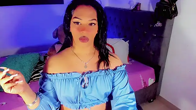 Snapshot of Zakura_hot1 chatting on 25, 11, 2025 Zakura hot1 online show from 25, 11, 2025