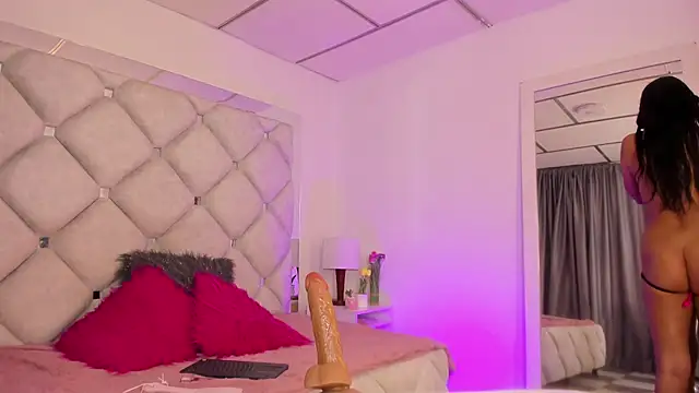 Snapshot of alessiaferry chatting on 19, 2, 2025 alessiaferry online show from 19, 2, 2025