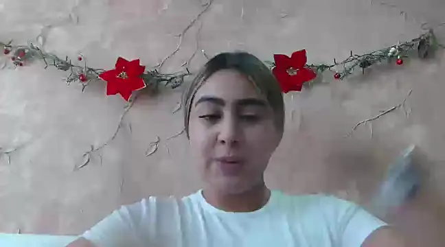 Snapshot of Miabonnett_ chatting on 28, 12, 2024 Miabonnett online show from 28, 12, 2024