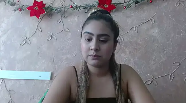 Snapshot of Miabonnett_ chatting on 31, 12, 2024 Miabonnett online show from 31, 12, 2024