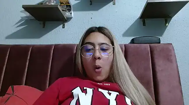Snapshot of Miabonnett_ chatting on 10, 1, 2025 Miabonnett online show from 10, 1, 2025