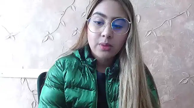 Snapshot of Miabonnett_ chatting on 16, 1, 2025 Miabonnett online show from 16, 1, 2025
