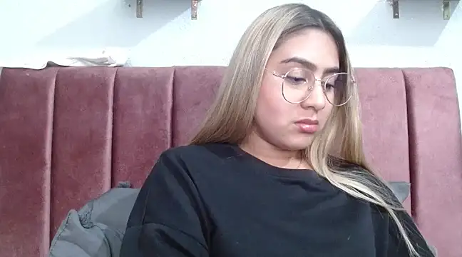 Snapshot of Miabonnett_ chatting on 16, 1, 2025 Miabonnett online show from 16, 1, 2025