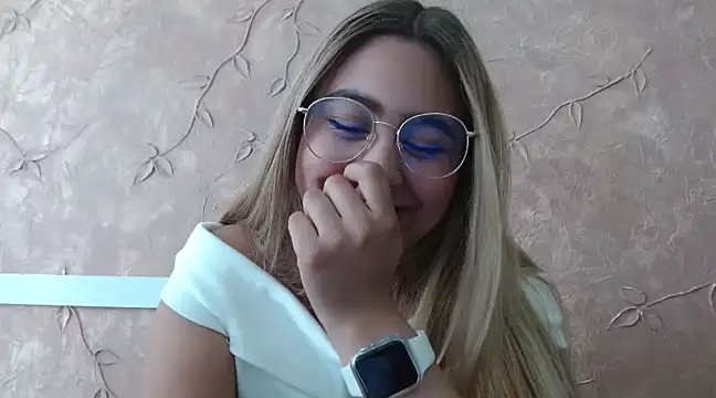 Snapshot of Miabonnett_ chatting on 18, 1, 2025 Miabonnett online show from 18, 1, 2025