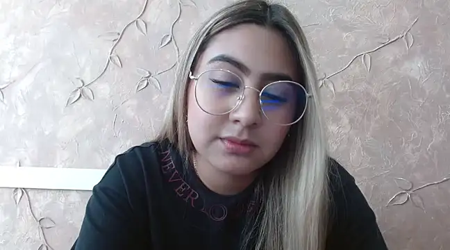 Snapshot of Miabonnett_ chatting on 27, 1, 2025 Miabonnett online show from 27, 1, 2025