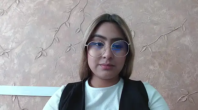 Snapshot of Miabonnett_ chatting on 4, 2, 2025 Miabonnett online show from 4, 2, 2025