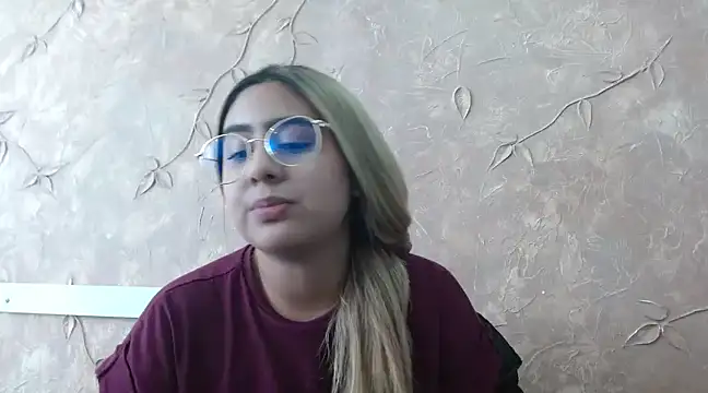 Snapshot of Miabonnett_ chatting on 6, 2, 2025 Miabonnett online show from 6, 2, 2025