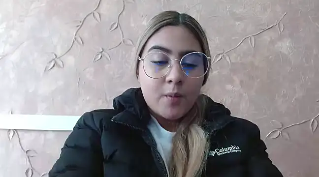 Snapshot of Miabonnett_ chatting on 9, 2, 2025 Miabonnett online show from 9, 2, 2025