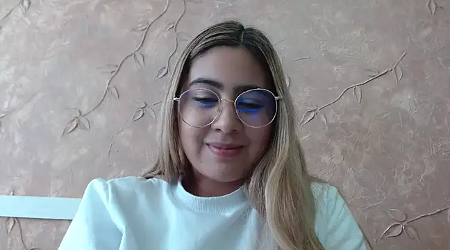 Snapshot of Miabonnett_ chatting on 9, 2, 2025 Miabonnett online show from 9, 2, 2025