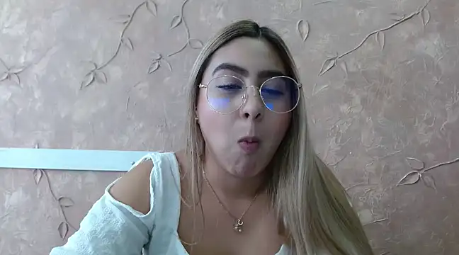 Snapshot of Miabonnett_ chatting on 11, 2, 2025 Miabonnett online show from 11, 2, 2025