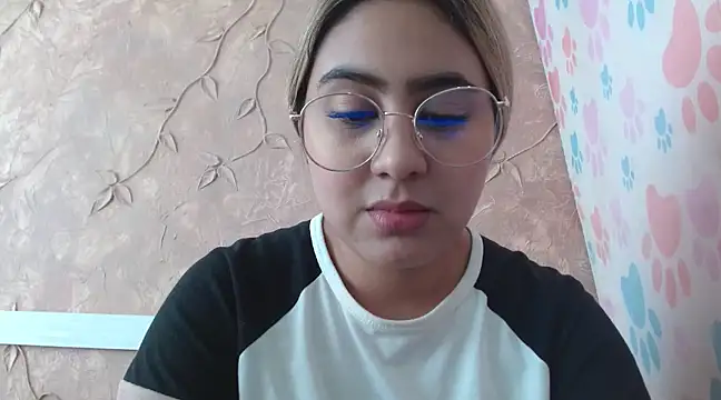 Snapshot of Miabonnett_ chatting on 19, 2, 2025 Miabonnett online show from 19, 2, 2025