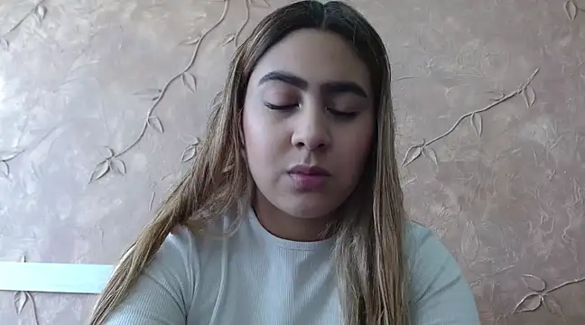 Snapshot of Miabonnett_ chatting on 21, 2, 2025 Miabonnett online show from 21, 2, 2025