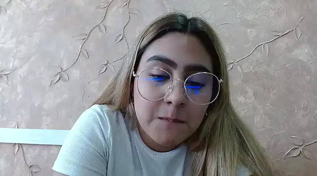 Snapshot of Miabonnett_ chatting on 21, 2, 2025 Miabonnett online show from 21, 2, 2025