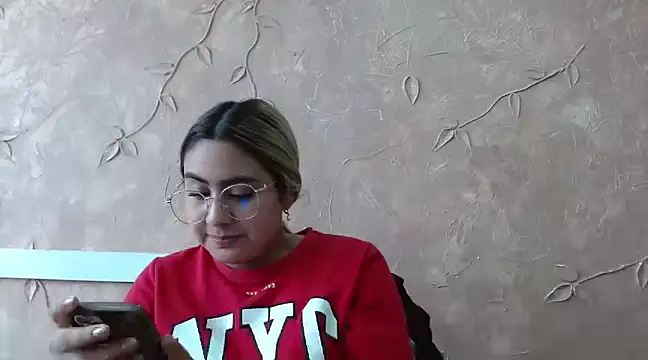 Snapshot of Miabonnett_ chatting on 24, 2, 2025 Miabonnett online show from 24, 2, 2025